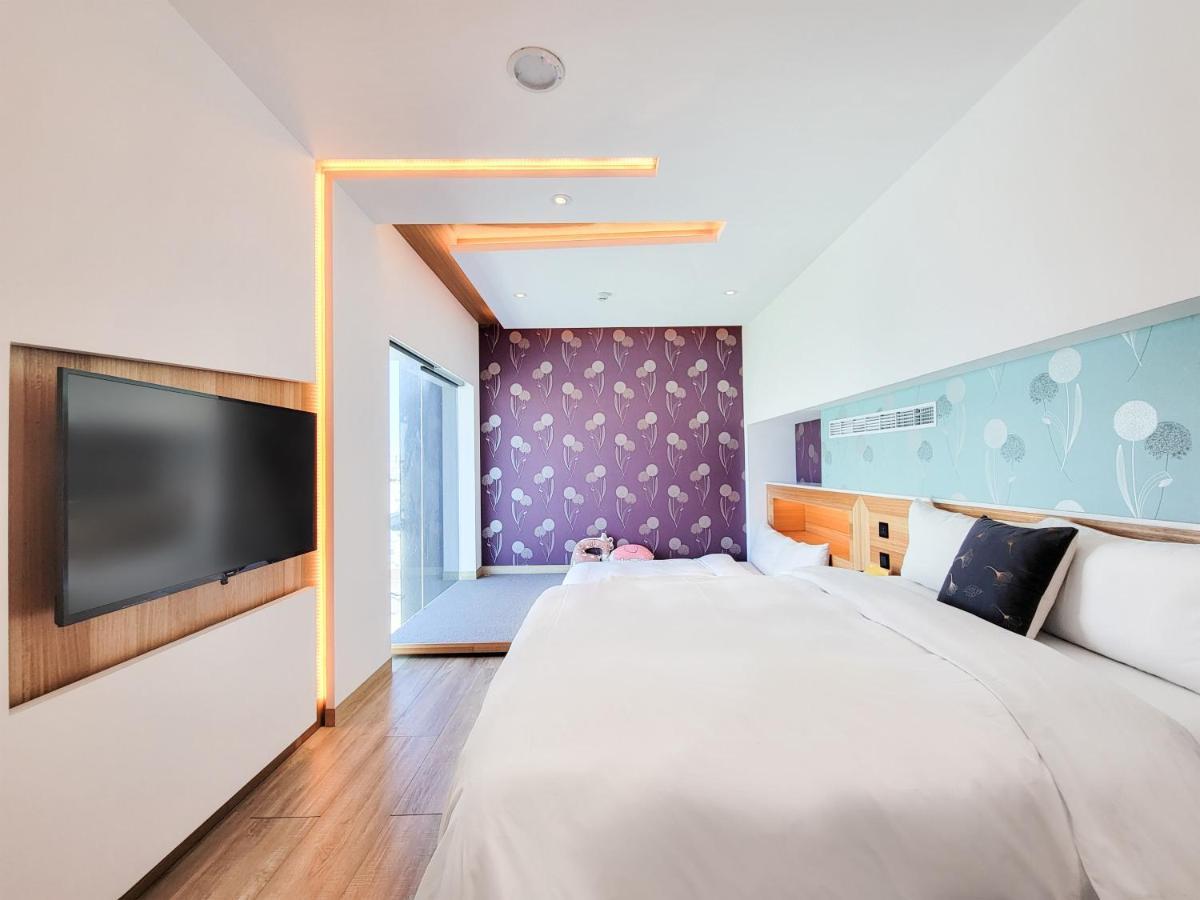 Check Inn Taichung Zhongshan Exterior foto